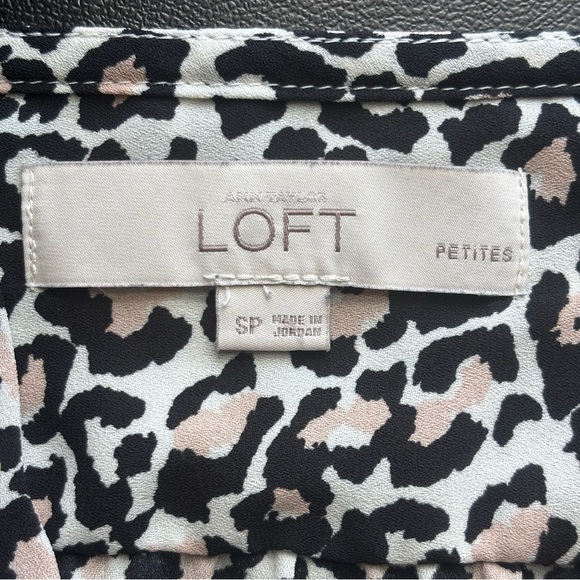 Women’s LOFT Petite Blouse – Black & Tan Animal Print Long Sleeve Top Small - Picture 4 of 6